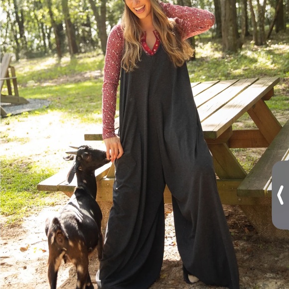 NATURAL LIFE Black Wide-Leg Pockets Jumpsuit - Picture 2 of 3